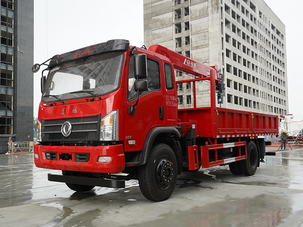 國六東風(fēng)D912小黃牌長威6.3噸三節(jié)直臂吊機隨車吊