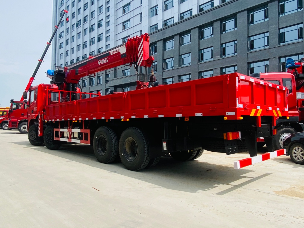 國(guó)六東風(fēng)錦程V6前四后八新飛工14噸五節(jié)臂吊機(jī)隨車(chē)吊