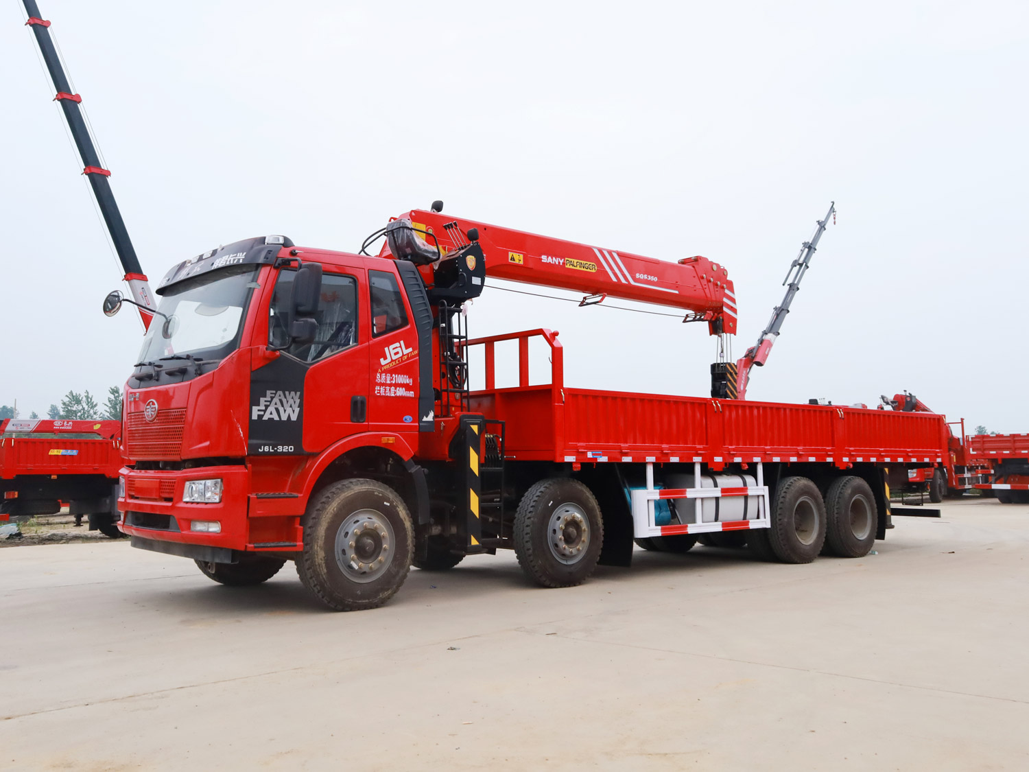 國(guó)六解放J6L前四后八上裝三一14噸直臂式吊機(jī)隨車(chē)吊