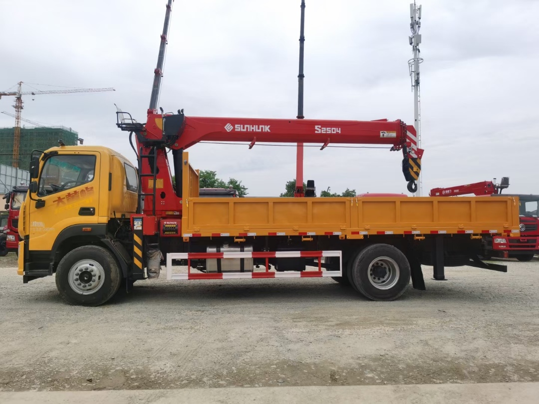 國六福田大黃蜂單橋宏昌天馬10噸四節(jié)直臂吊機隨車吊