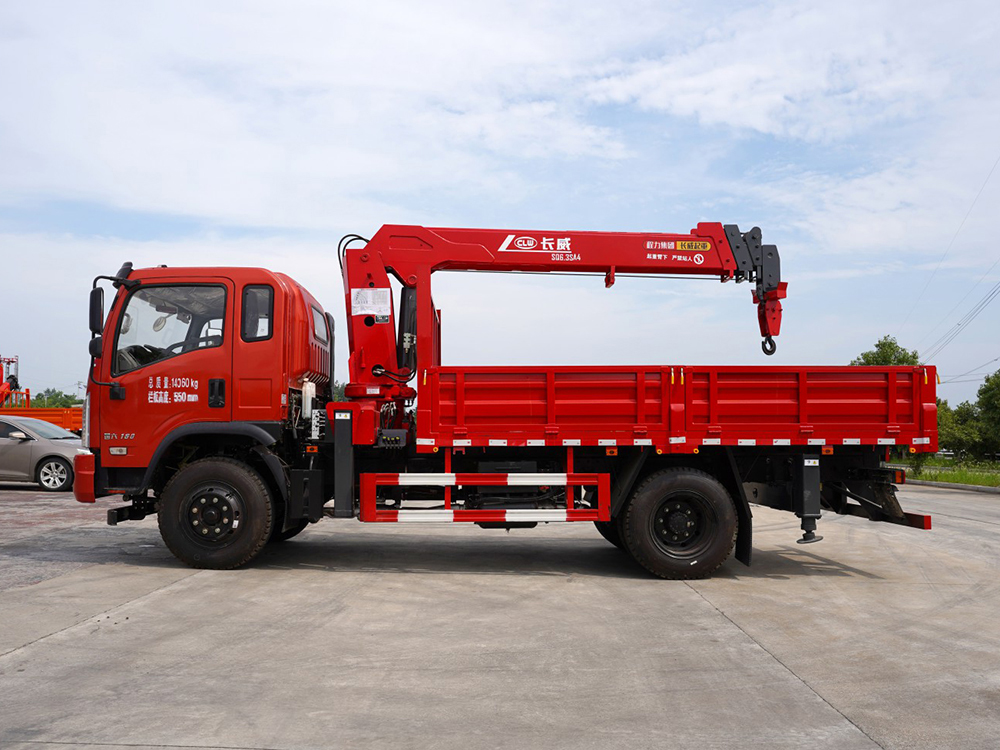 國六東風(fēng)單橋長(zhǎng)威6.3噸四節(jié)直臂吊機(jī)隨車吊